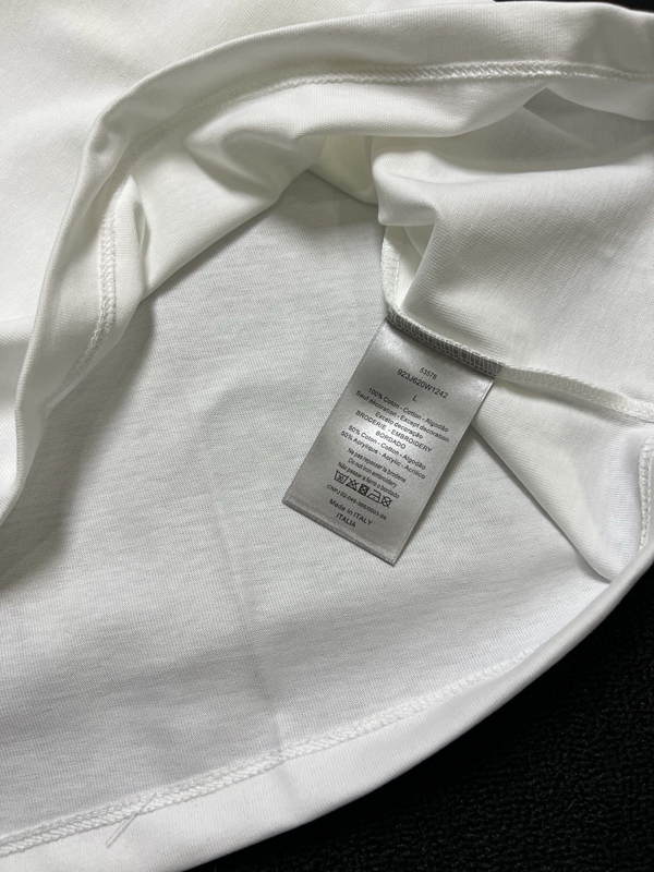 ブランドTシャツ全体デザイン